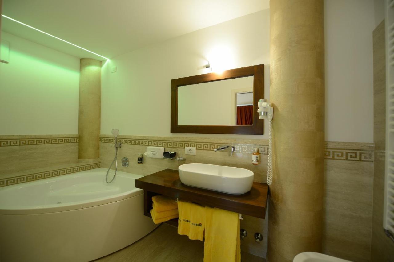 Hotel Sole Пассо-дель-Тонале Экстерьер фото